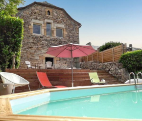 Maison de caractère à Pierrefiche avec piscine privée